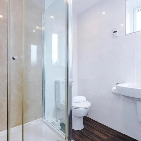 New! Stunning 3-Bed Home In Chester By 53 Degrees Property, Ideal For Groups, Free Parking! Buitenkant foto