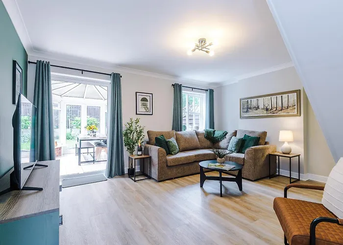 New! Stunning 3-Bed Home In Chester By 53 Degrees Property, Ideal For Groups, Free Parking!