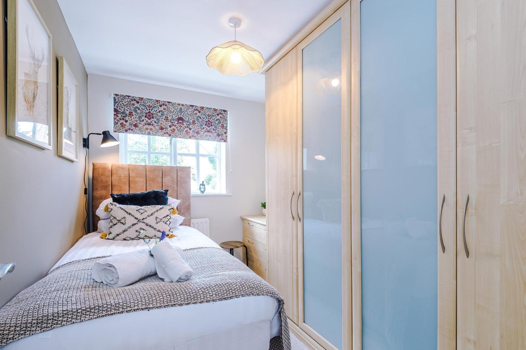 Vakantiehuis New! Stunning 3-bed In By 53 Degrees Property, Ideal For Groups, Free Parking! *