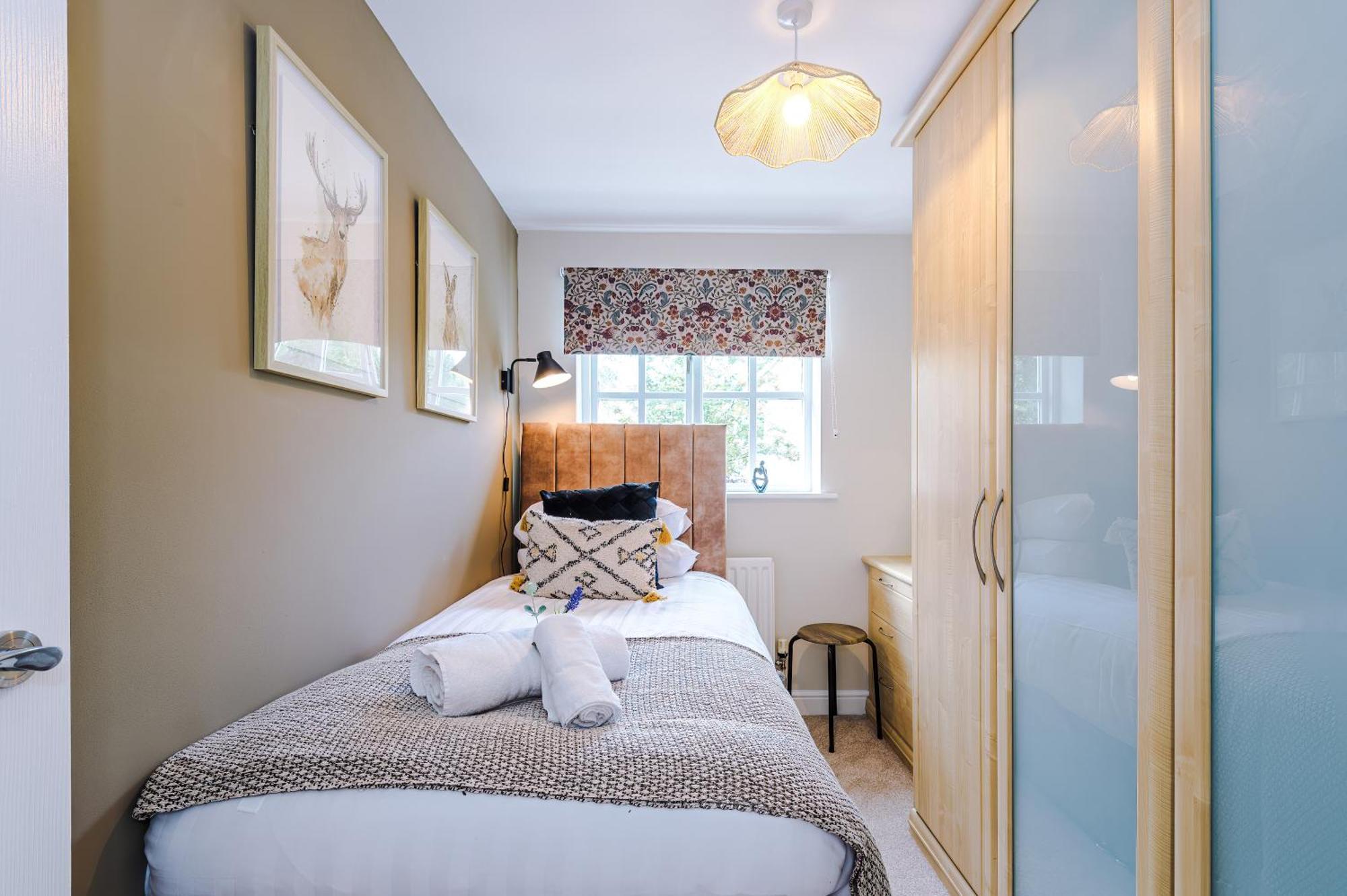 Vakantiehuis New! Stunning 3-bed In By 53 Degrees Property, Ideal For Groups, Free Parking! Chester