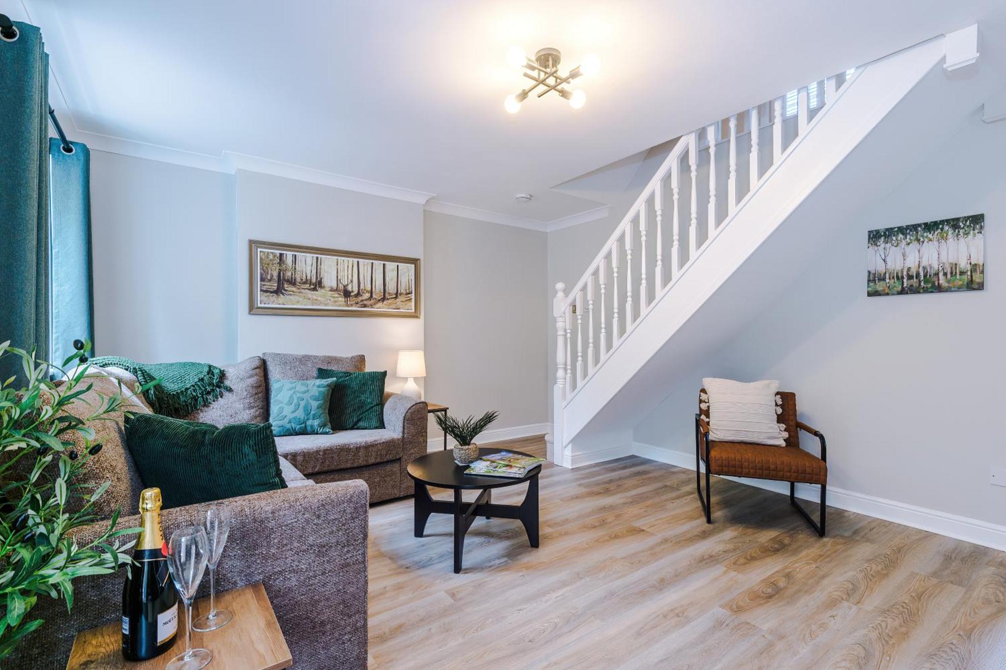 New! Stunning 3-bed In By 53 Degrees Property, Ideal For Groups, Free Parking! Vakantiehuis Chester