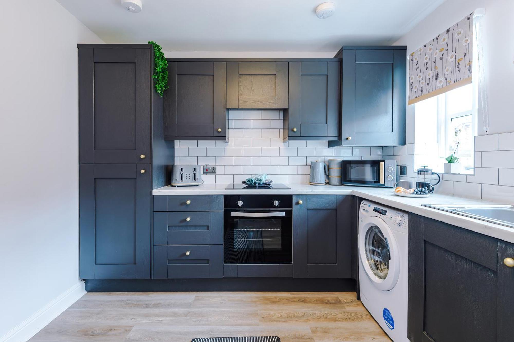 New! Stunning 3-bed In By 53 Degrees Property, Ideal For Groups, Free Parking! Holiday home *
