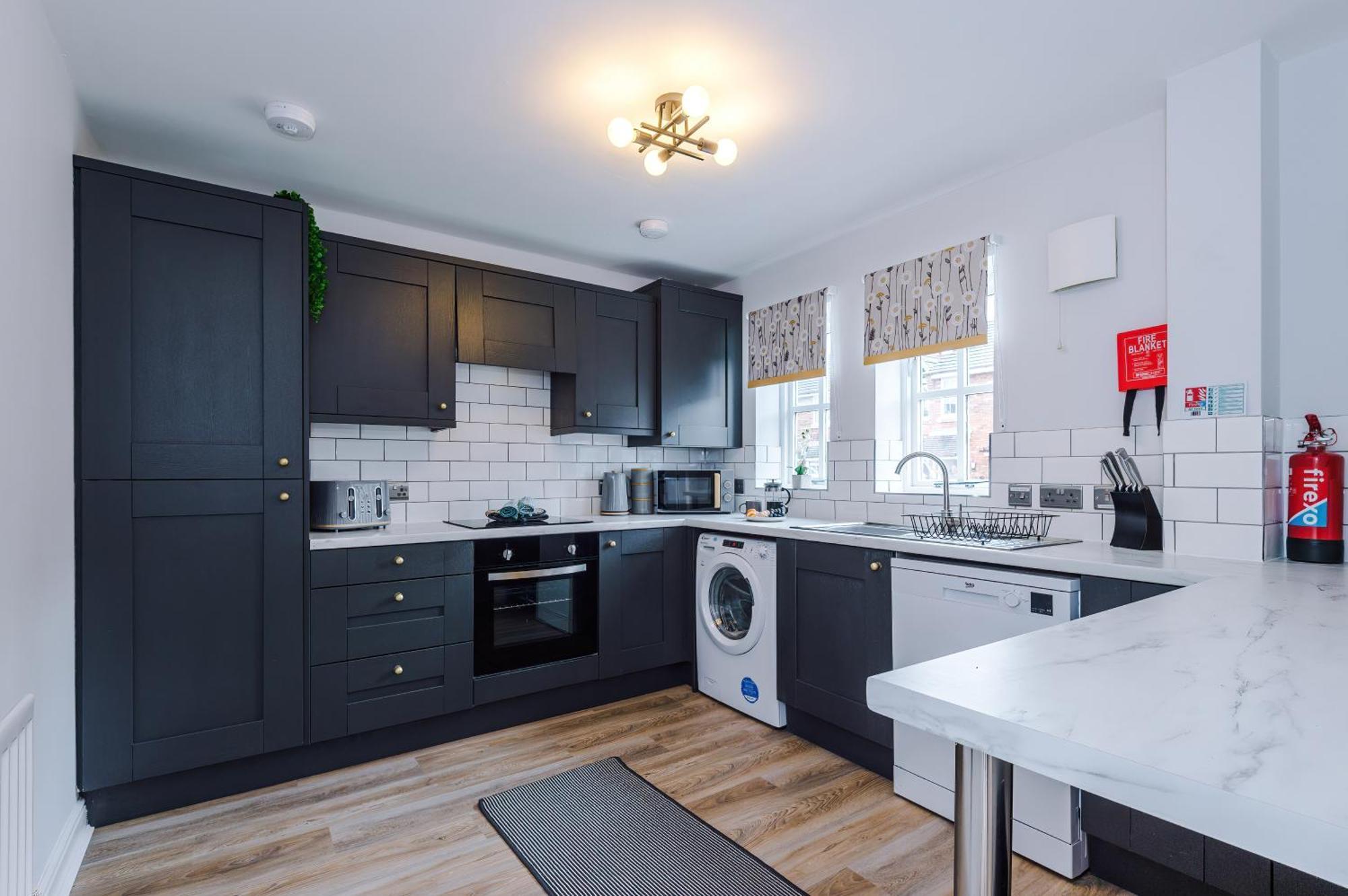 New! Stunning 3-bed In By 53 Degrees Property, Ideal For Groups, Free Parking! * Chester